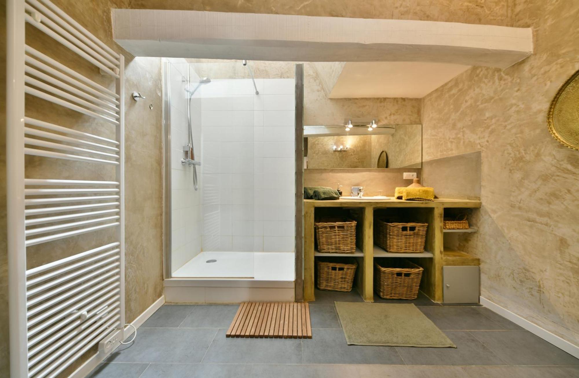 "La Suite" 3 Etoiles 于泽斯 外观 照片